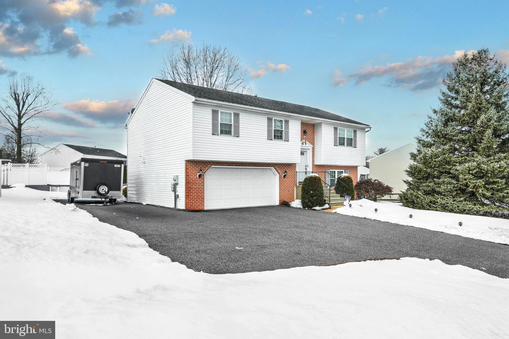 KENDALE HEIGHTS - Residential