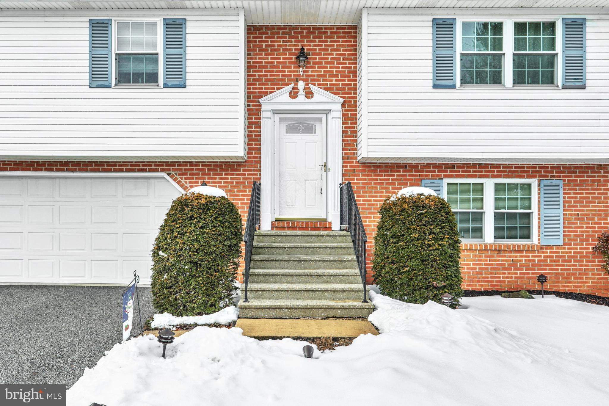 KENDALE HEIGHTS - Residential