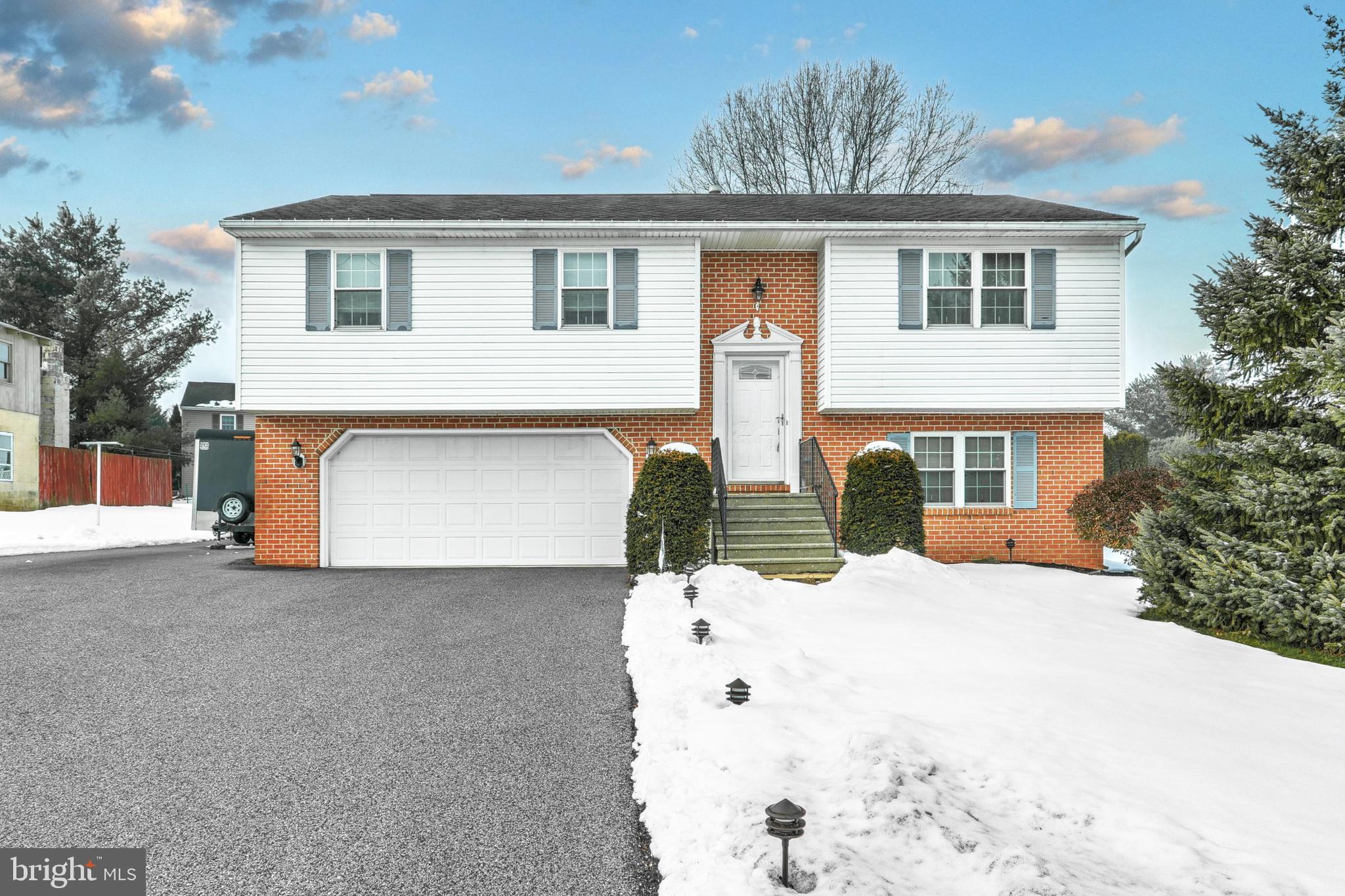 KENDALE HEIGHTS - Residential