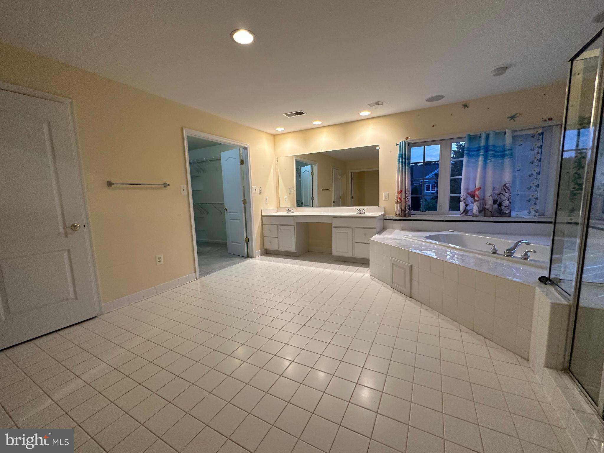 THE PADDOCKS - Residential Lease