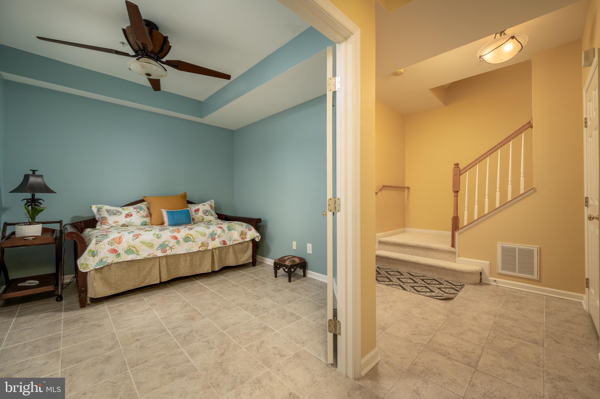 SUNSET ISLAND - Residential