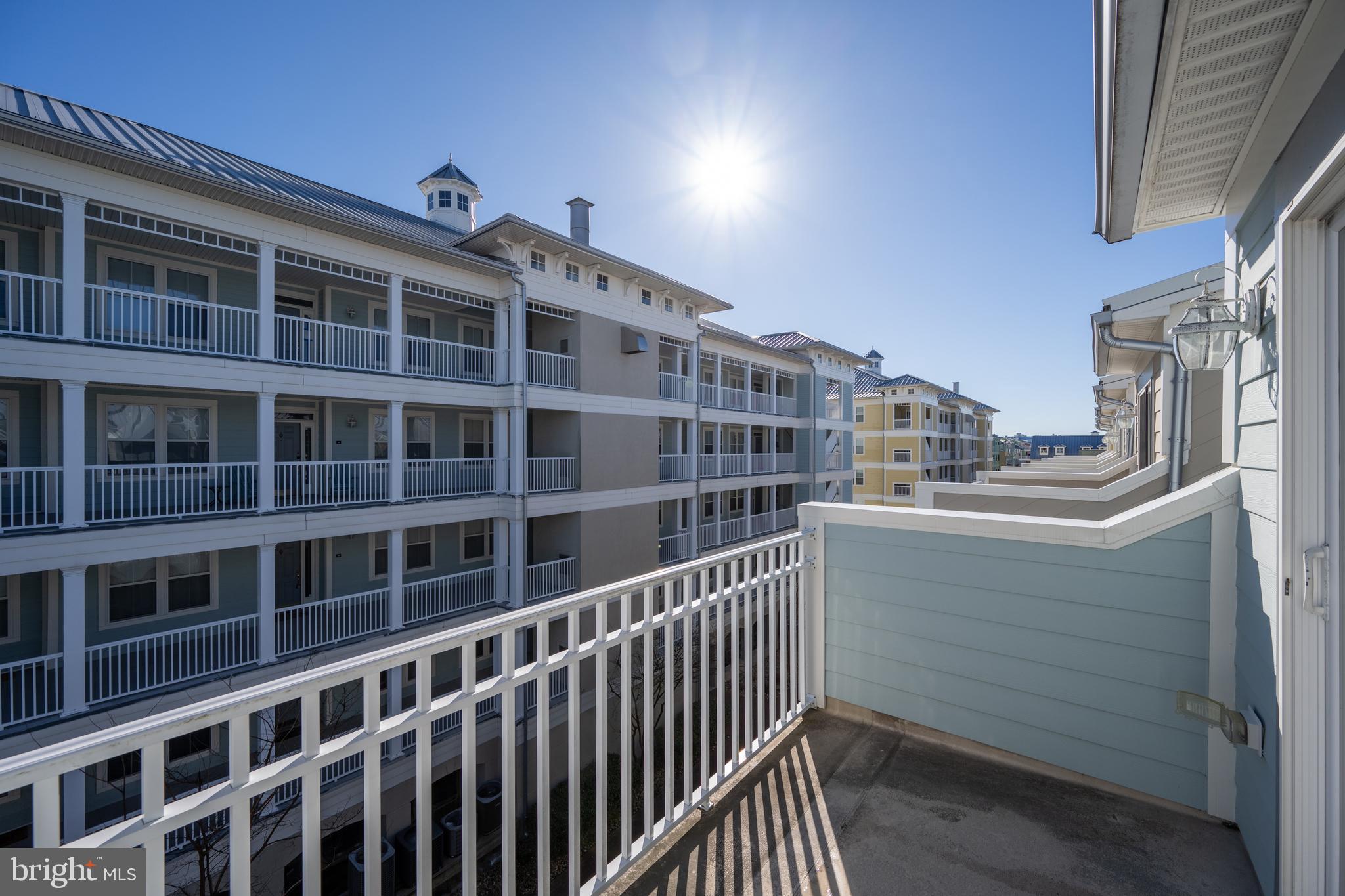 SUNSET ISLAND - Residential