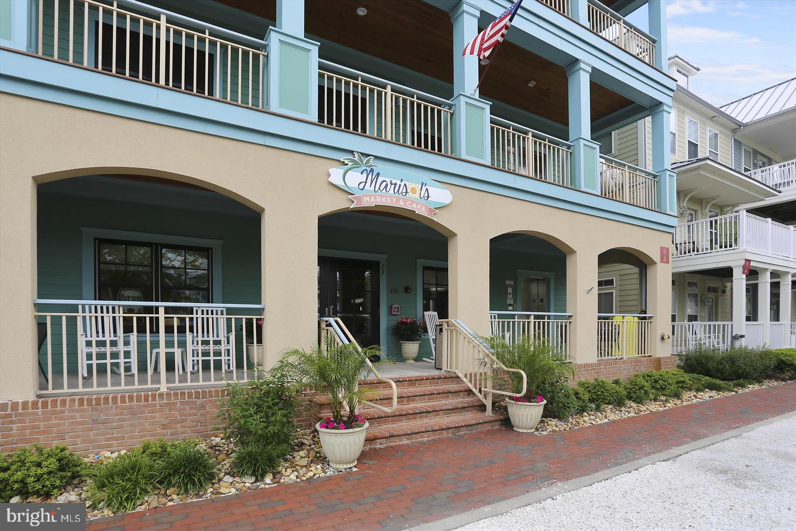 SUNSET ISLAND - Residential