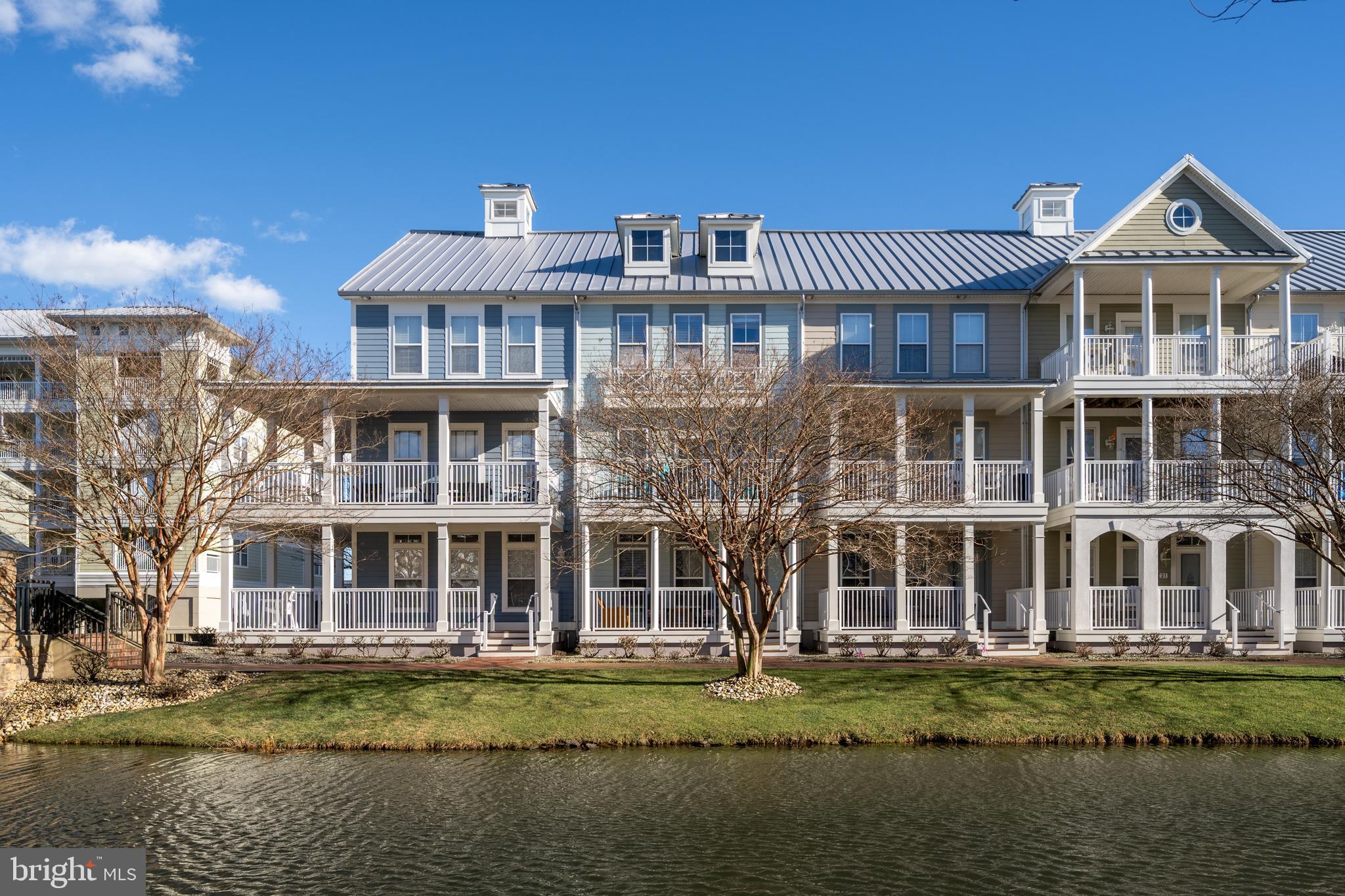 SUNSET ISLAND - Residential