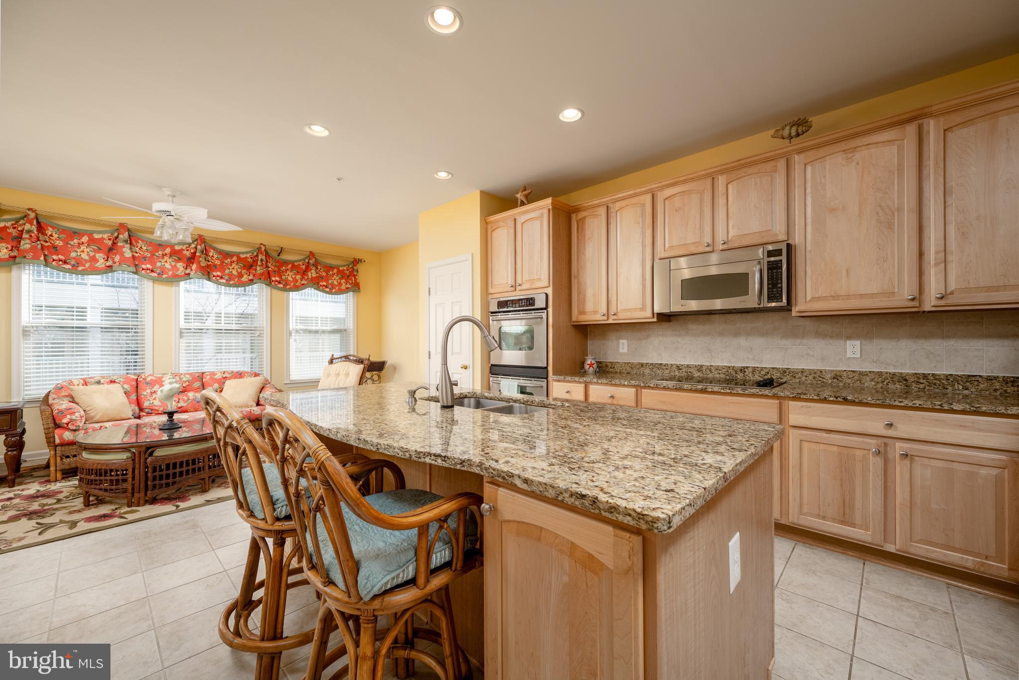 SUNSET ISLAND - Residential