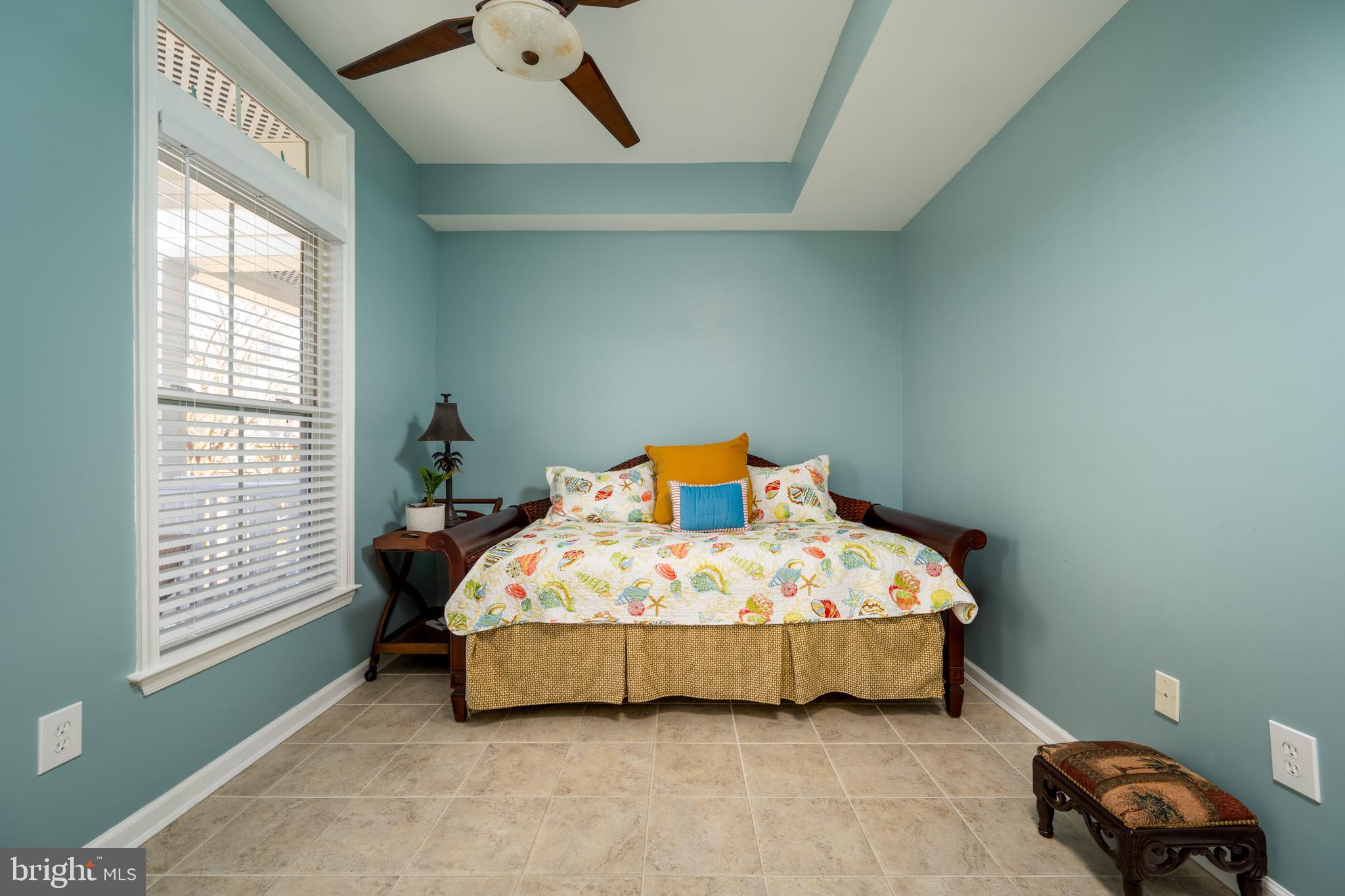 SUNSET ISLAND - Residential