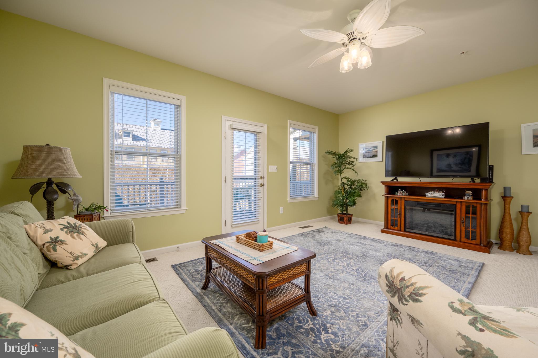 SUNSET ISLAND - Residential