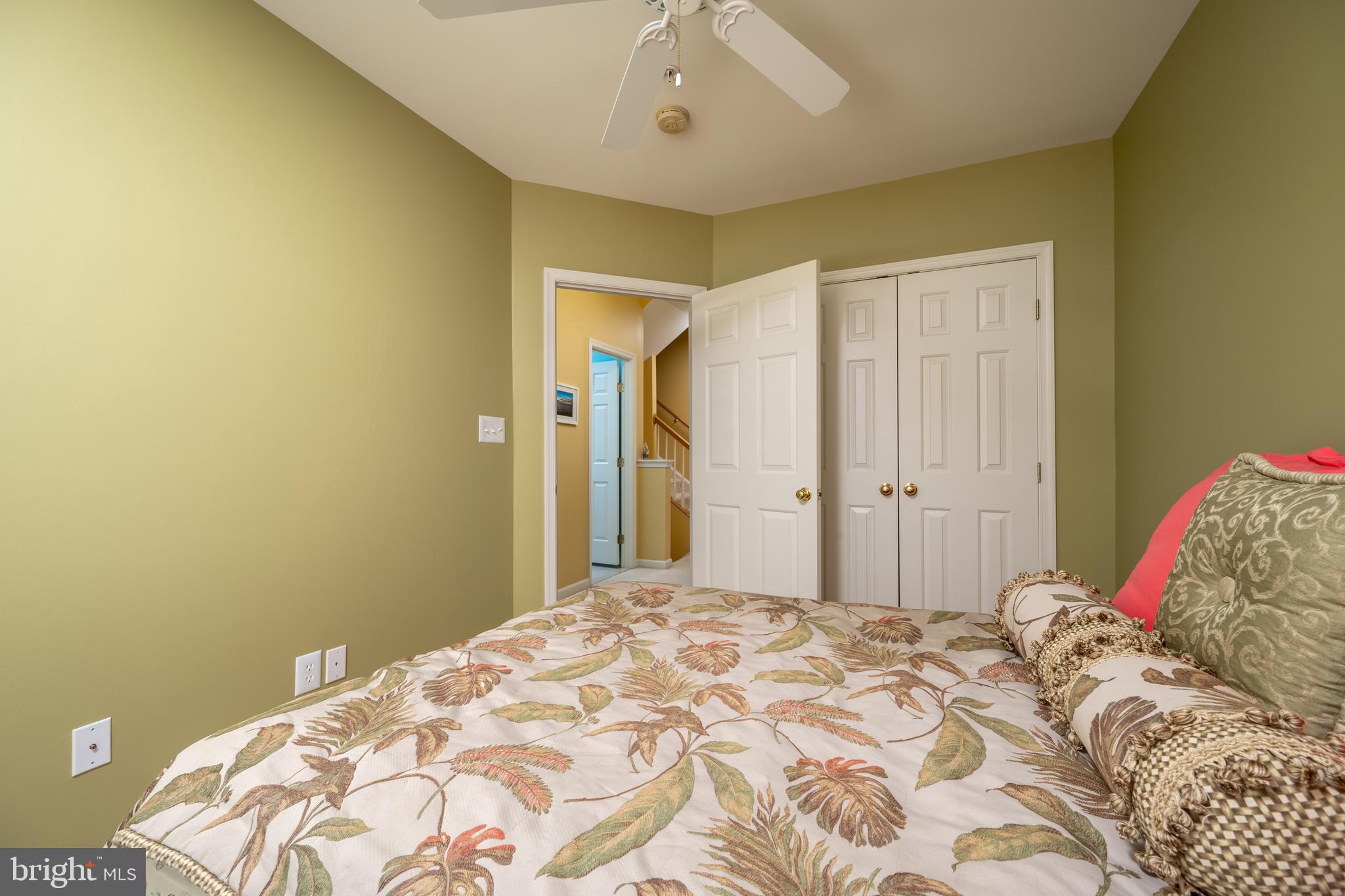 SUNSET ISLAND - Residential