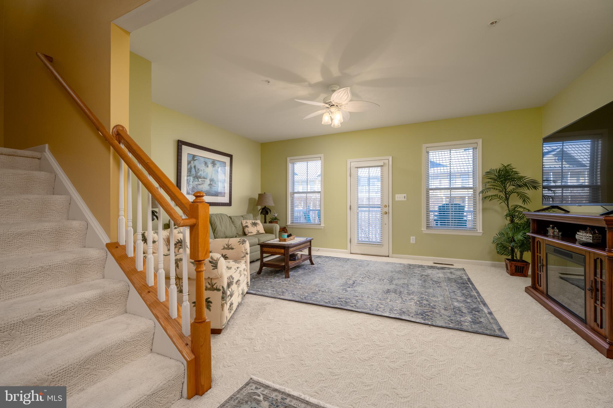 SUNSET ISLAND - Residential