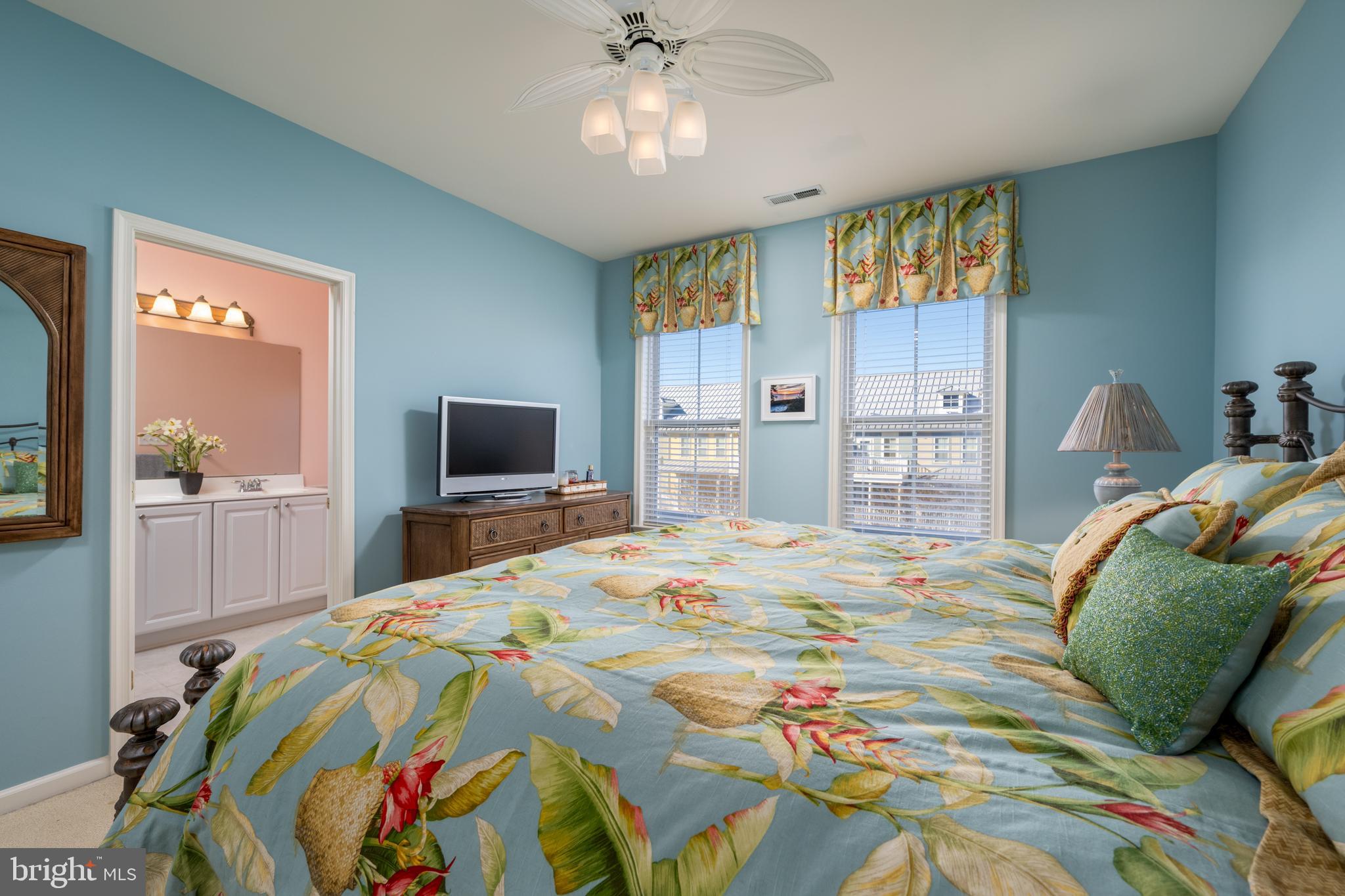 SUNSET ISLAND - Residential