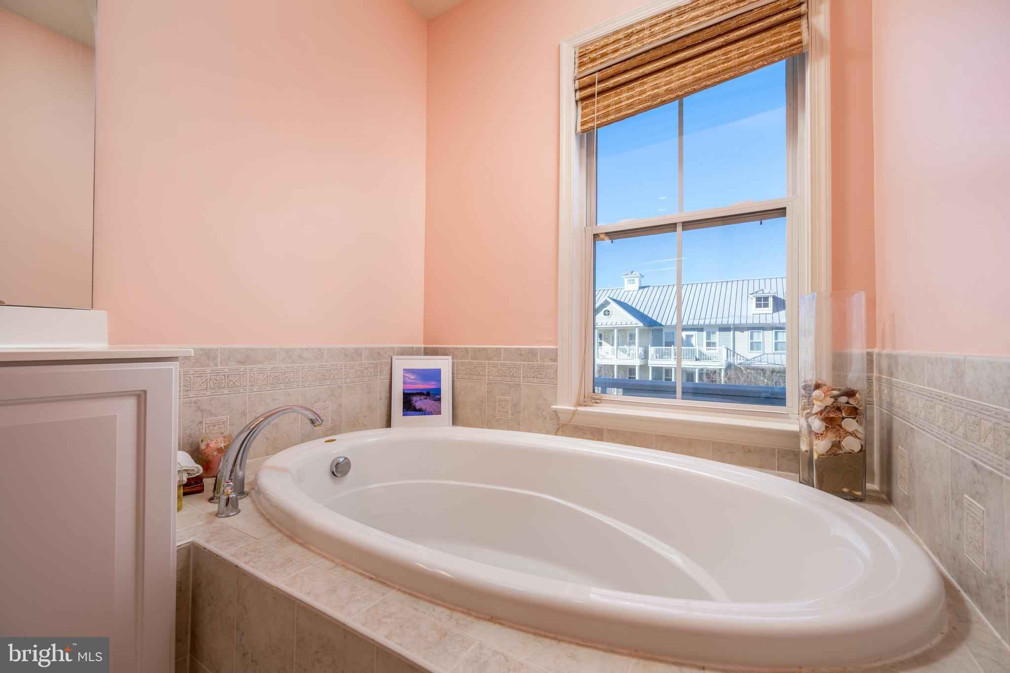 SUNSET ISLAND - Residential