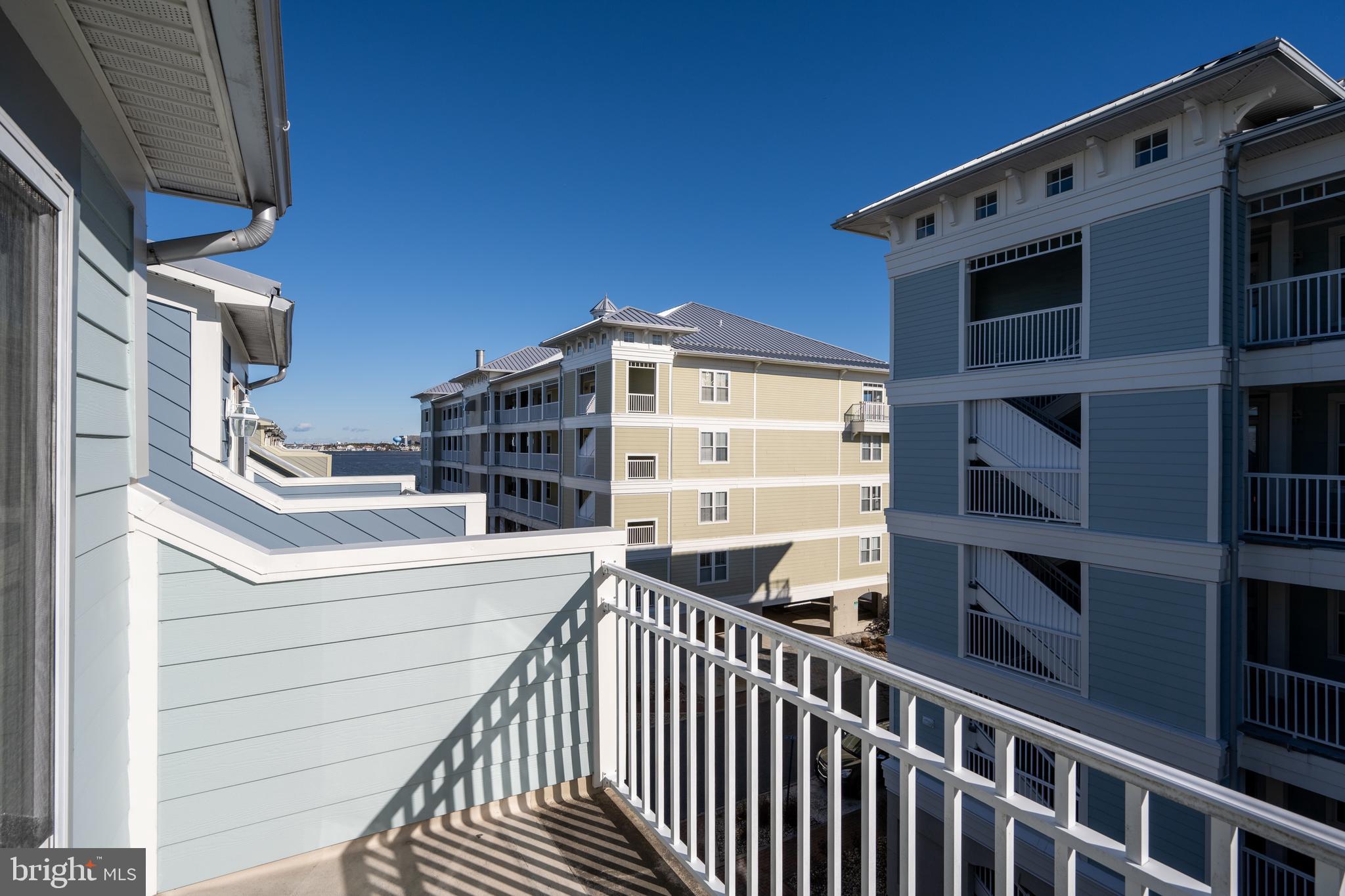 SUNSET ISLAND - Residential