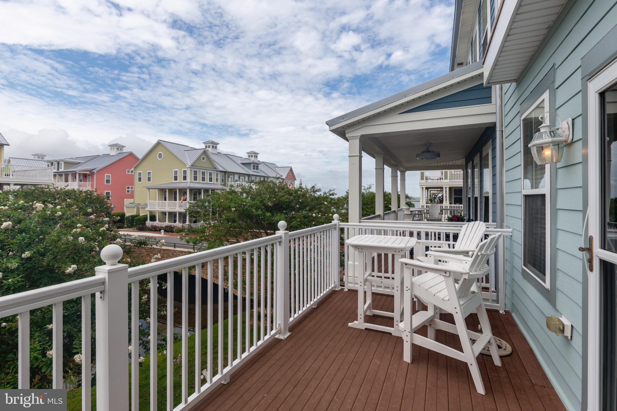 SUNSET ISLAND - Residential