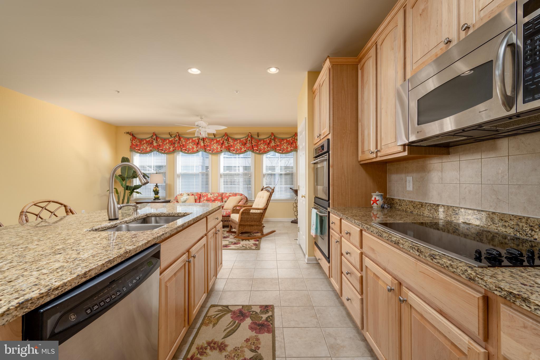 SUNSET ISLAND - Residential