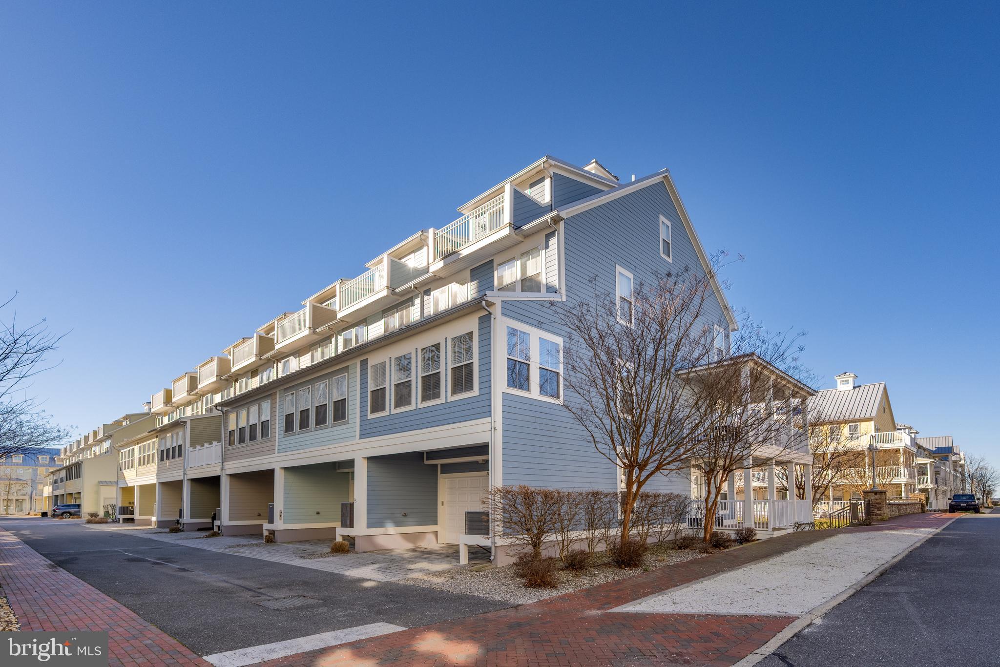 SUNSET ISLAND - Residential