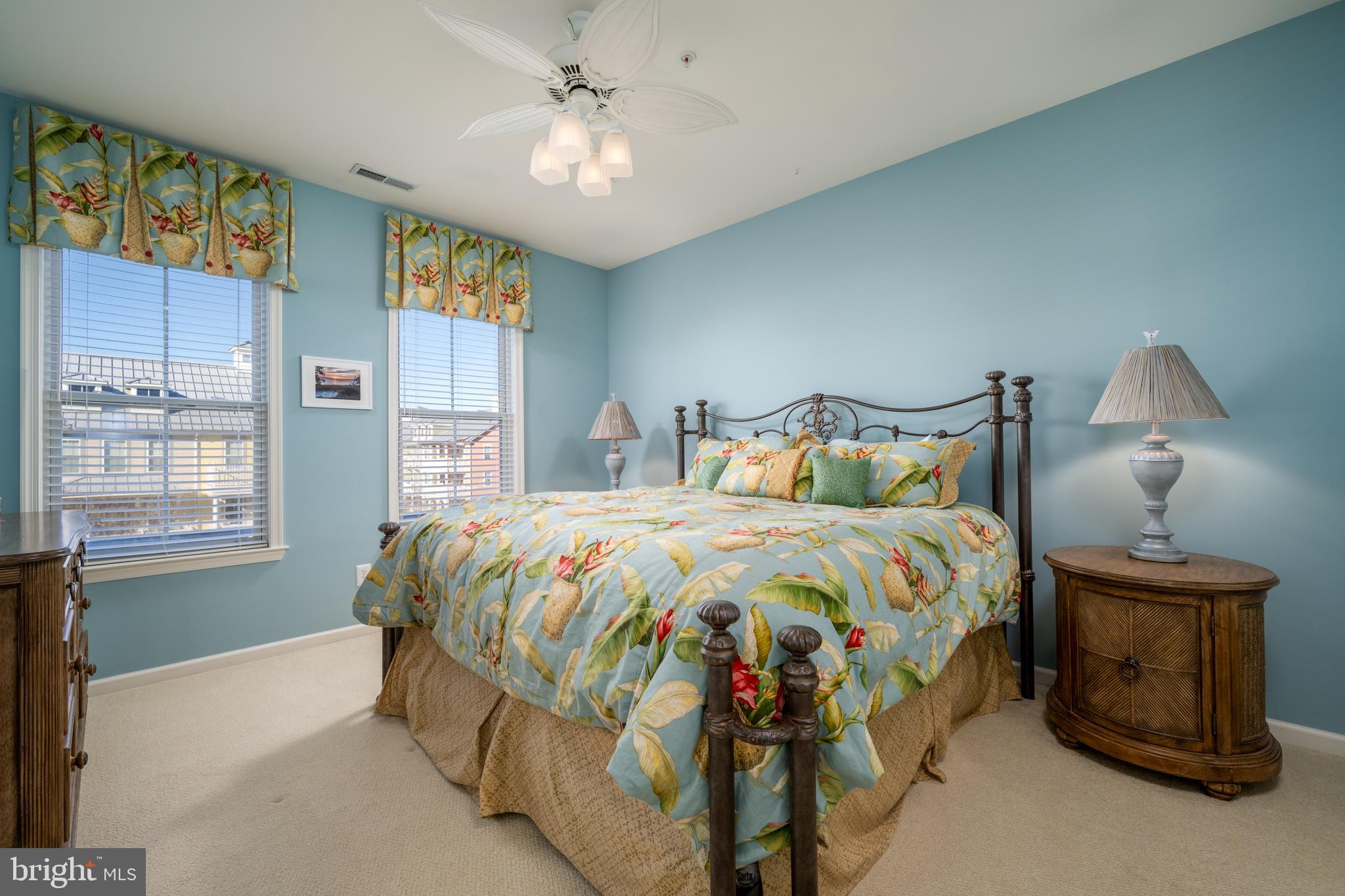 SUNSET ISLAND - Residential