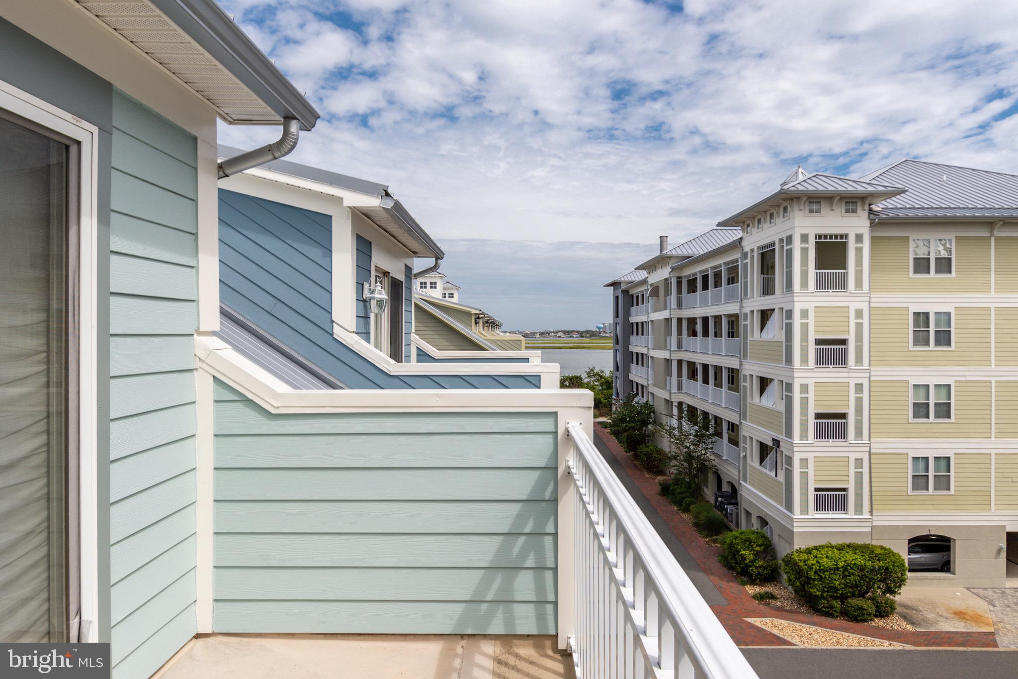 SUNSET ISLAND - Residential