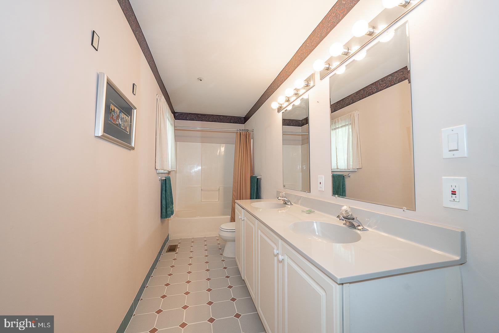 CONSHOHOCKEN - Residential