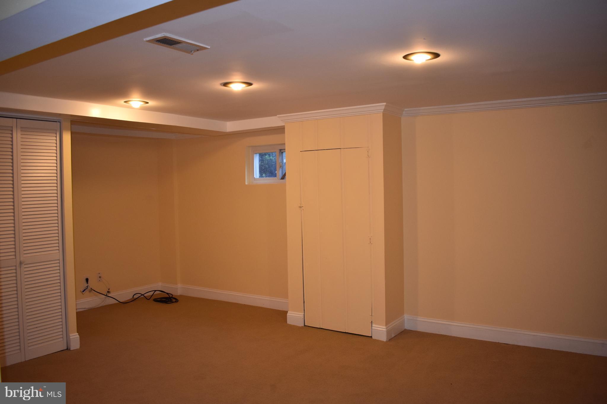 ROCK CREEK FOREST - Residential Lease