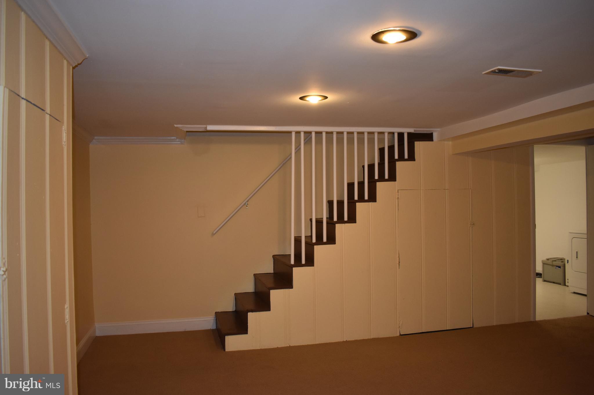 ROCK CREEK FOREST - Residential Lease