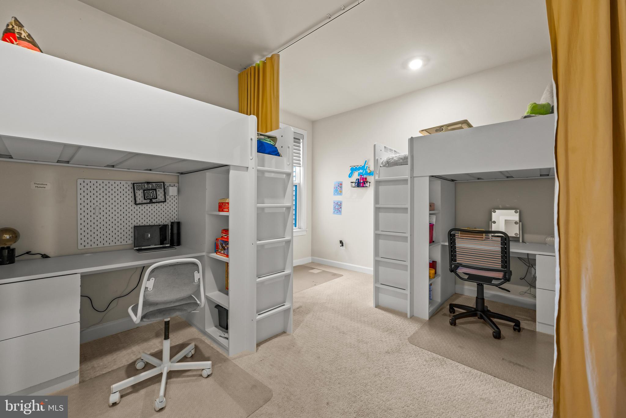 HUNT VALLEY - Residential Lease