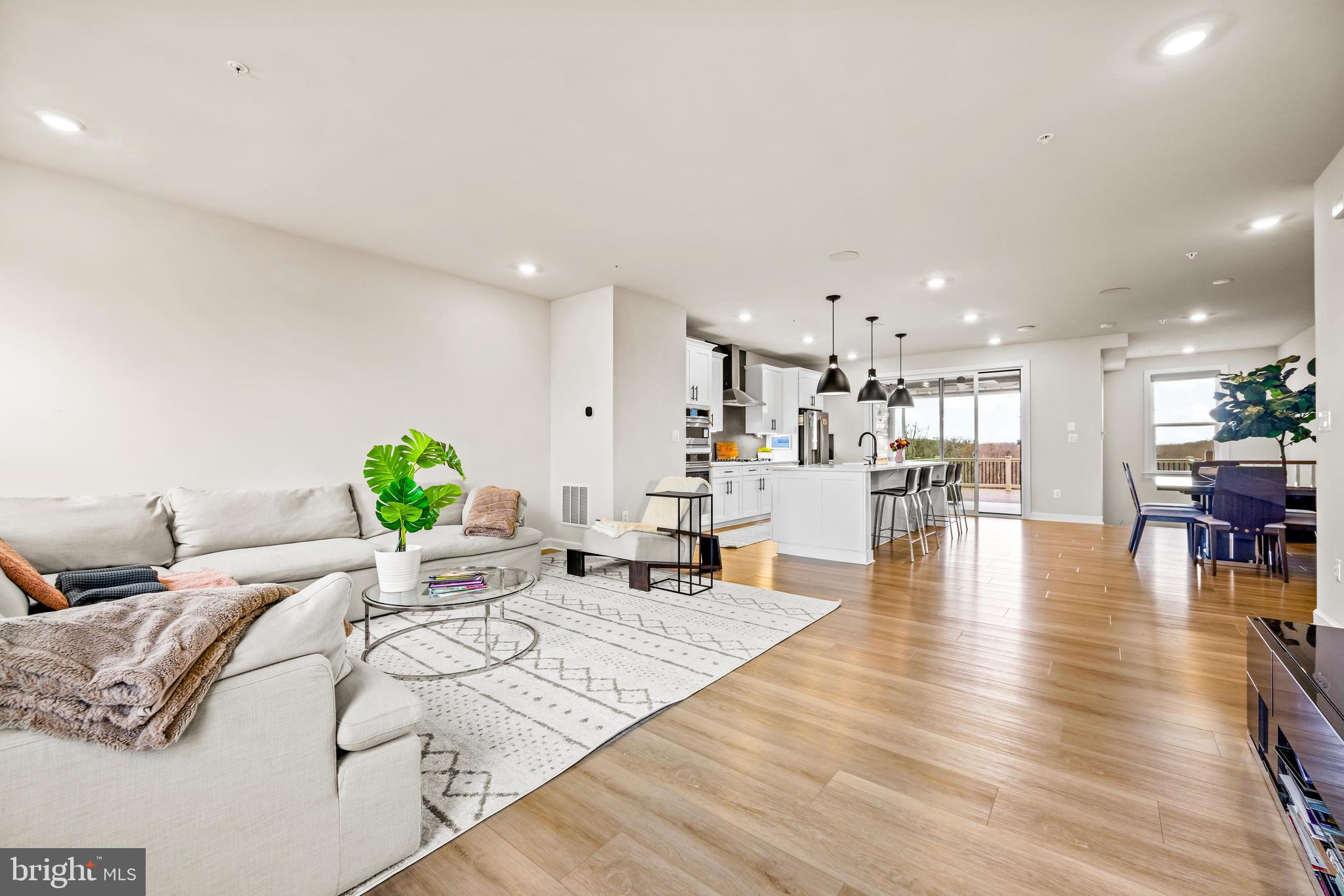 HUNT VALLEY - Residential Lease