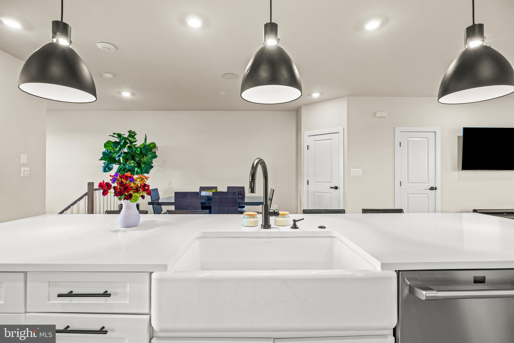 HUNT VALLEY - Residential Lease