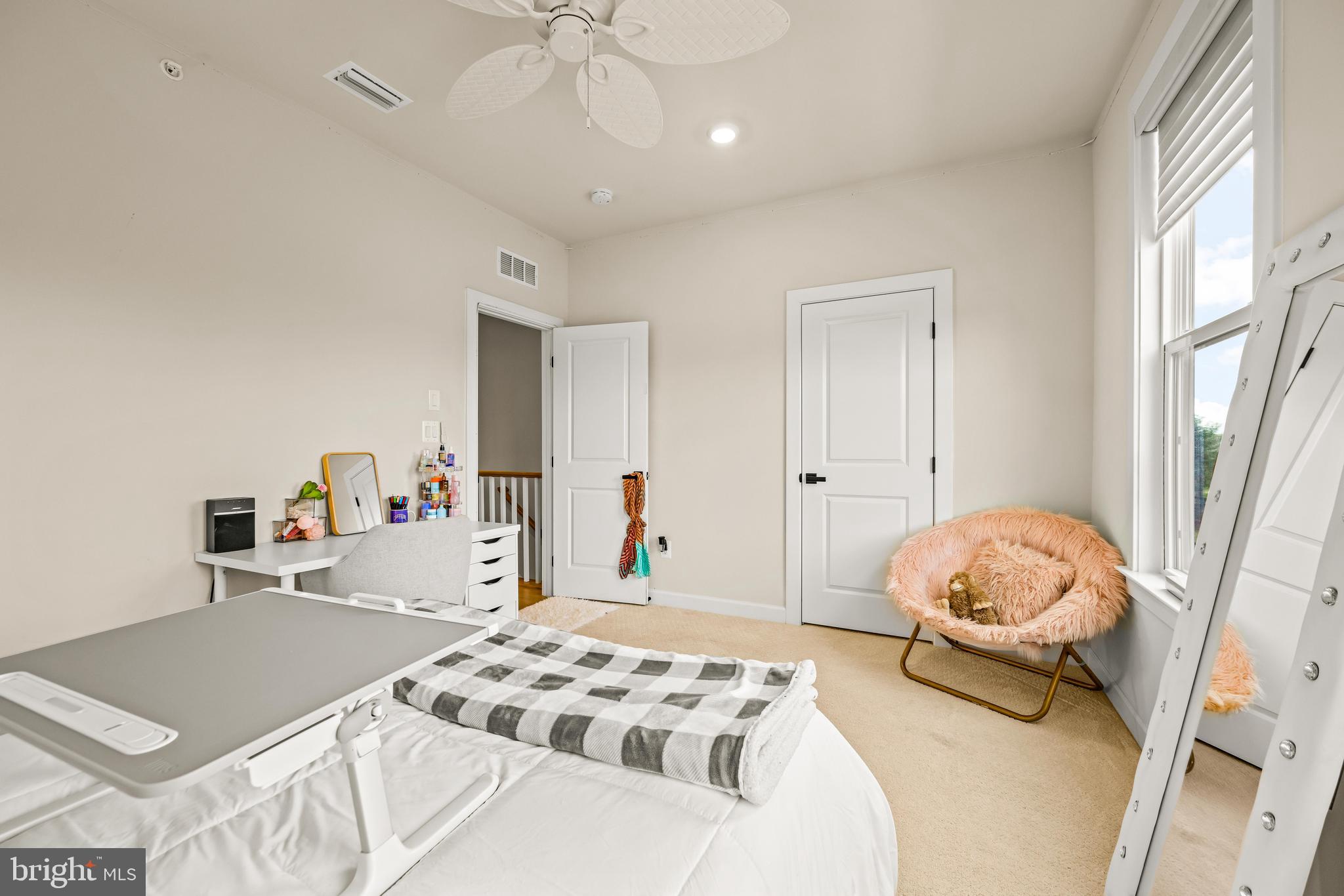 HUNT VALLEY - Residential Lease