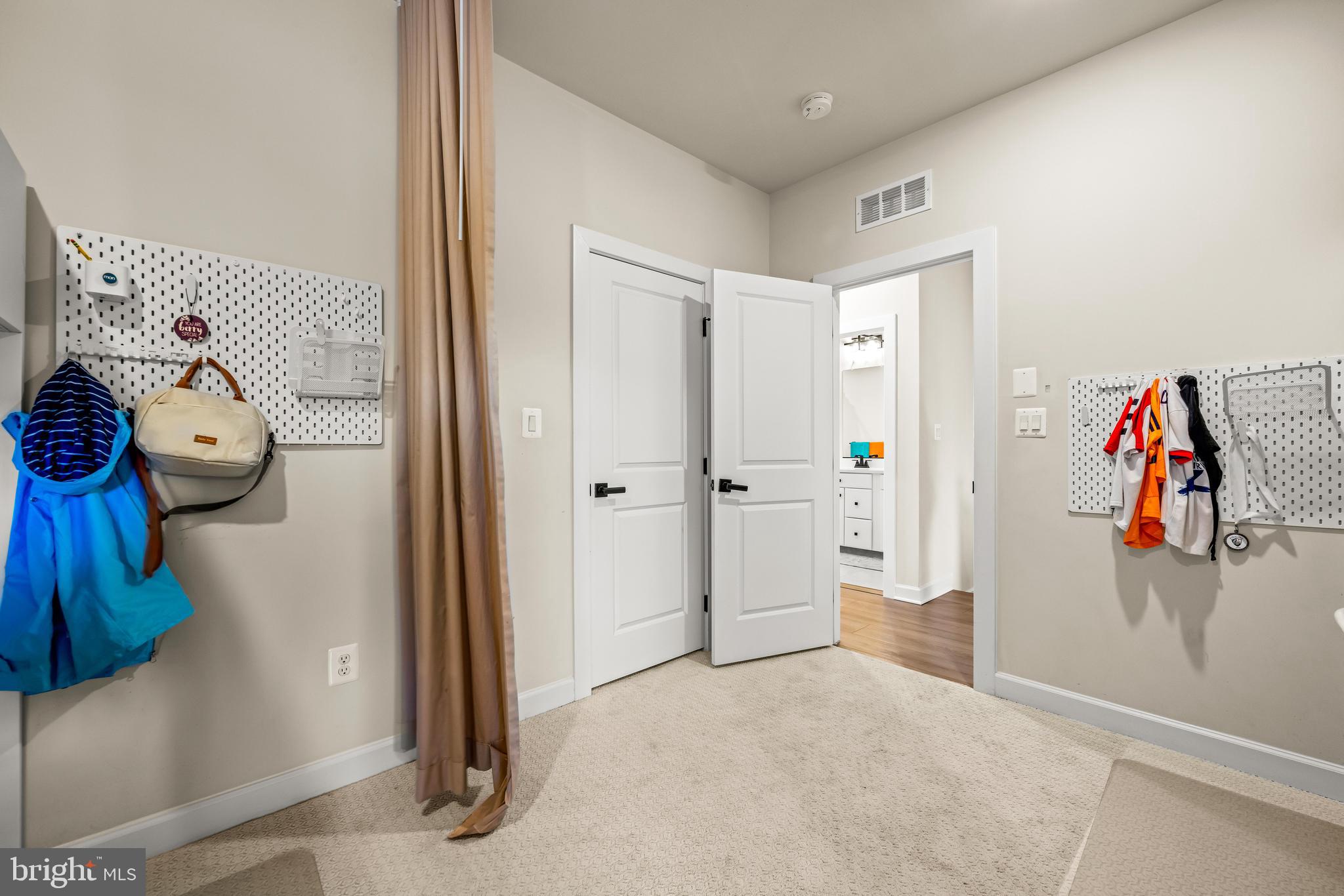 HUNT VALLEY - Residential Lease