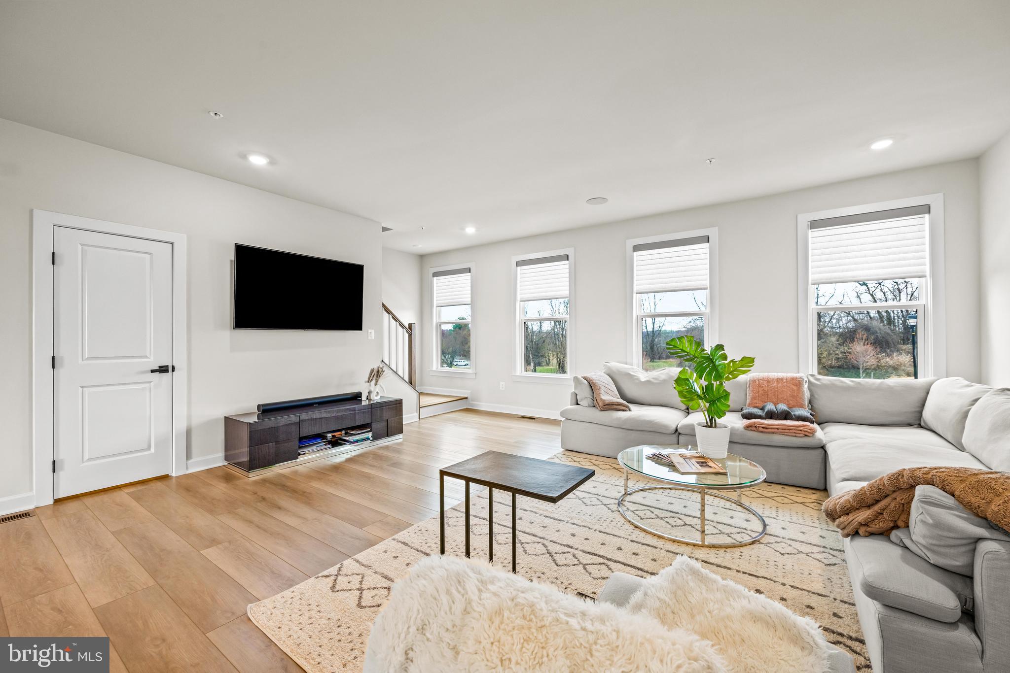 HUNT VALLEY - Residential Lease