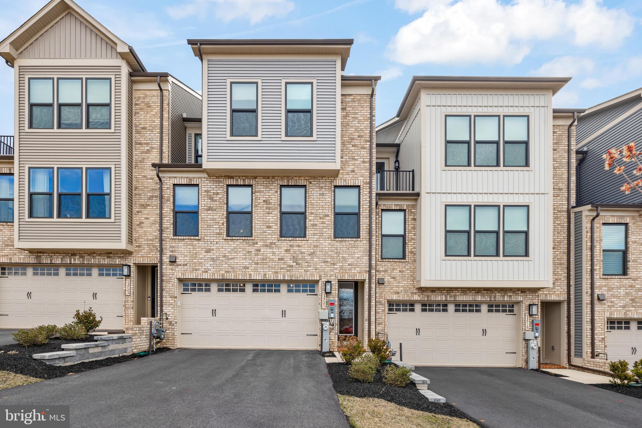 HUNT VALLEY - Residential Lease