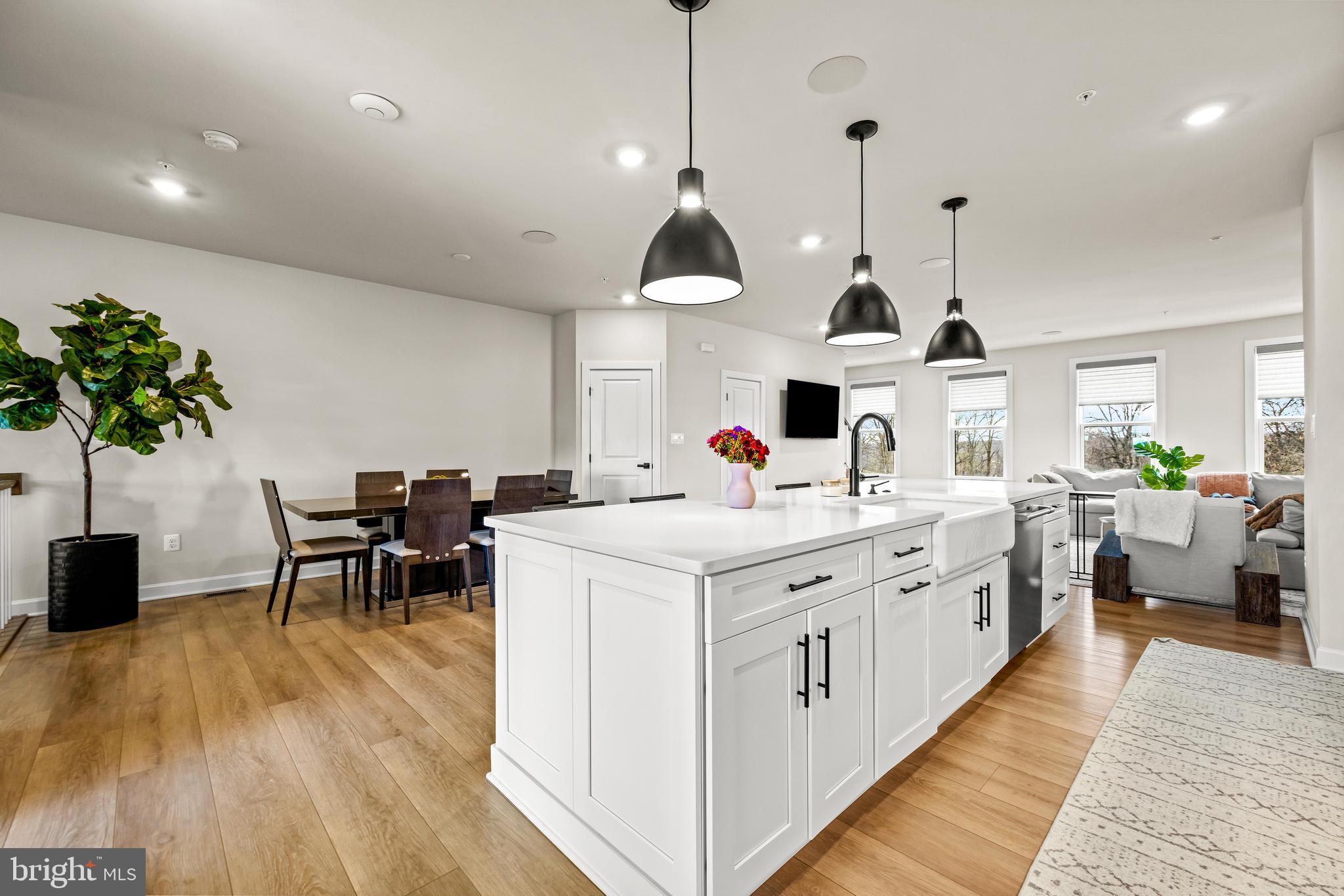 HUNT VALLEY - Residential Lease