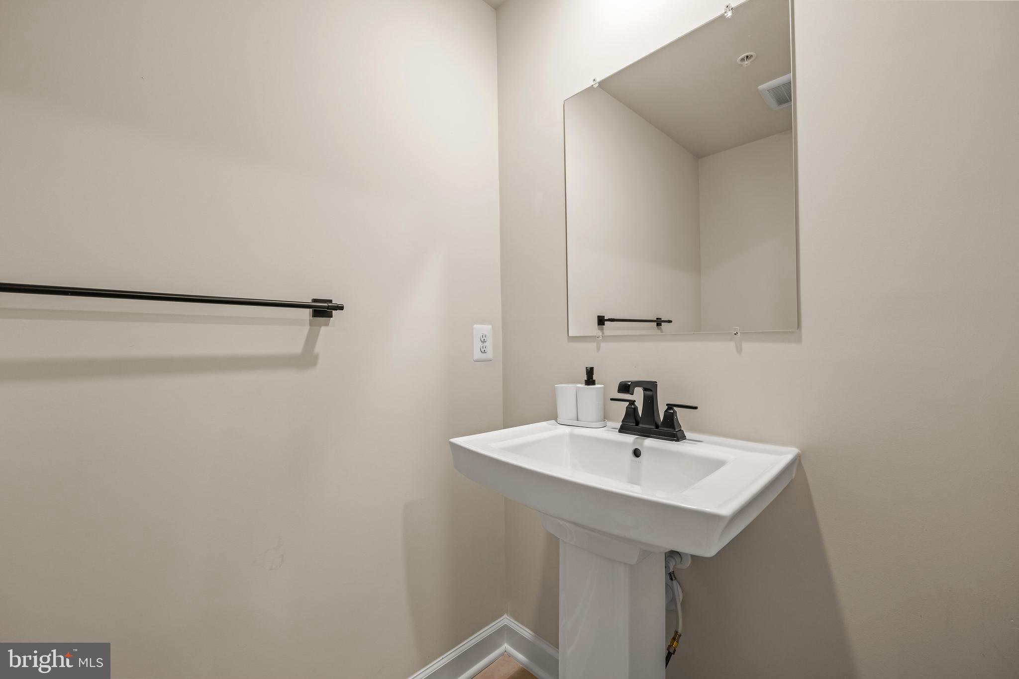 HUNT VALLEY - Residential Lease