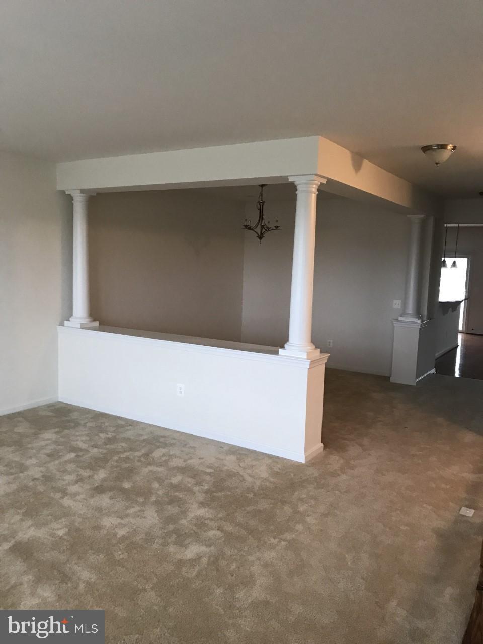 RESIDENCES AT DULLES PRK - Residential Lease