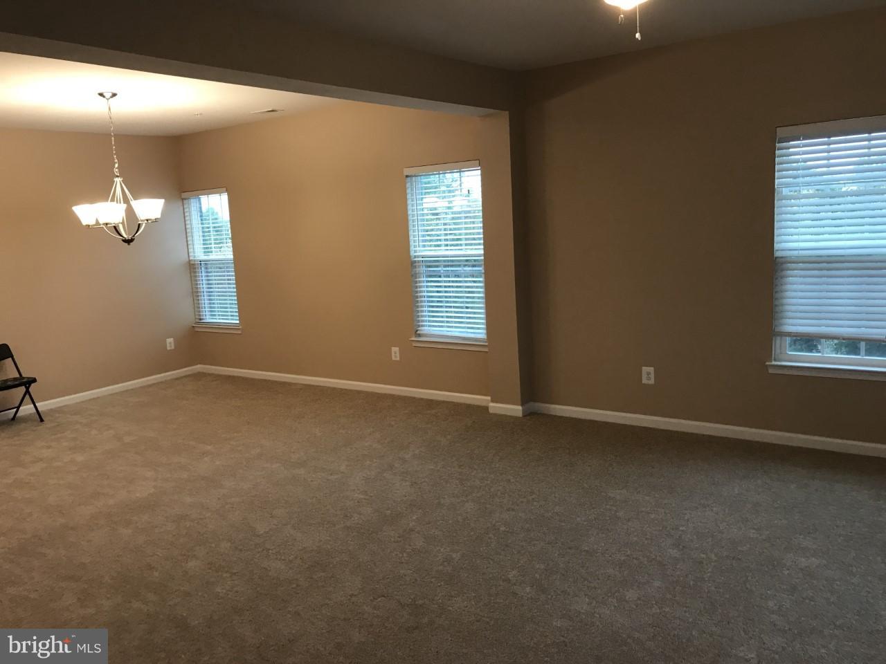 RESIDENCES AT DULLES PRK - Residential Lease