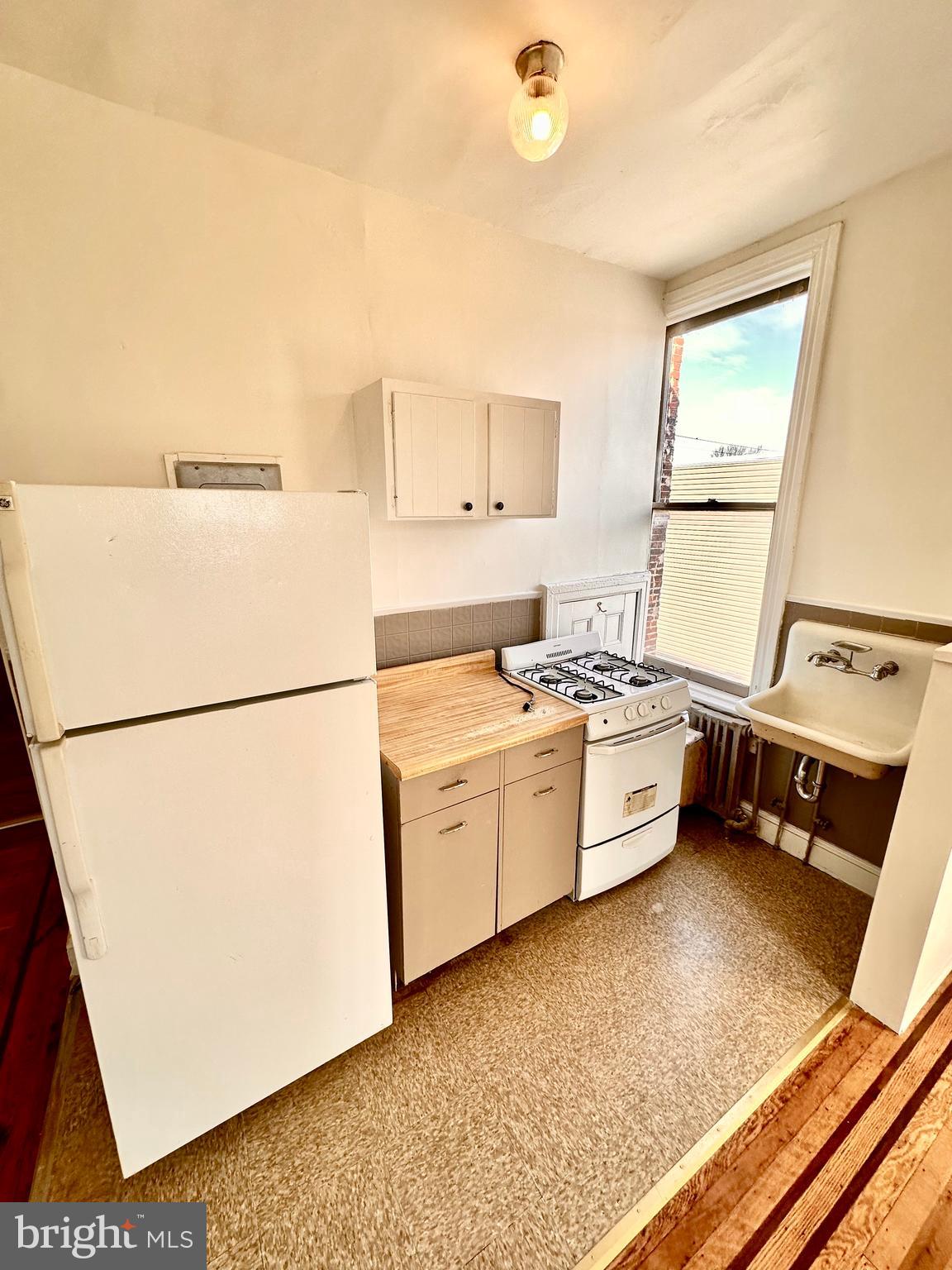 1808 W TIOGA STREET 3R