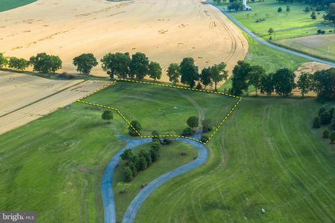 Photo of 119 Jamesfield Place #LOT 3, MANHEIM, PA 17545 (MLS # PALA2079214)