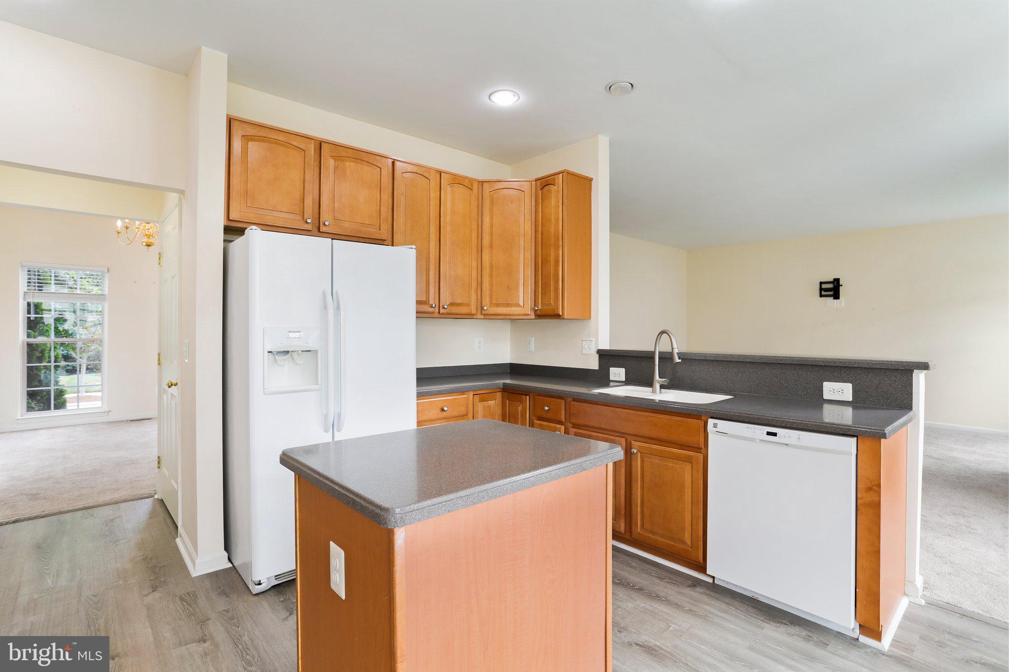 LAKELAND PLACE - Residential Lease