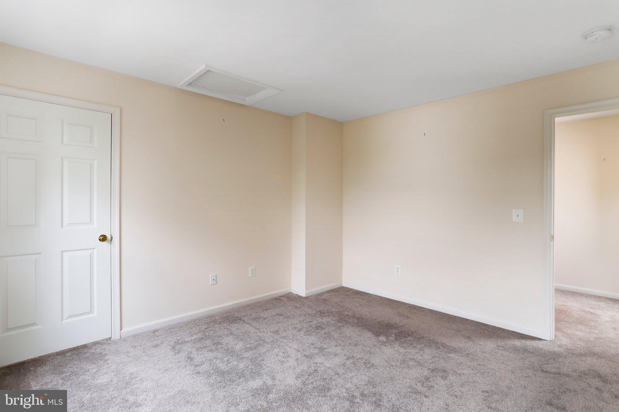 LAKELAND PLACE - Residential Lease