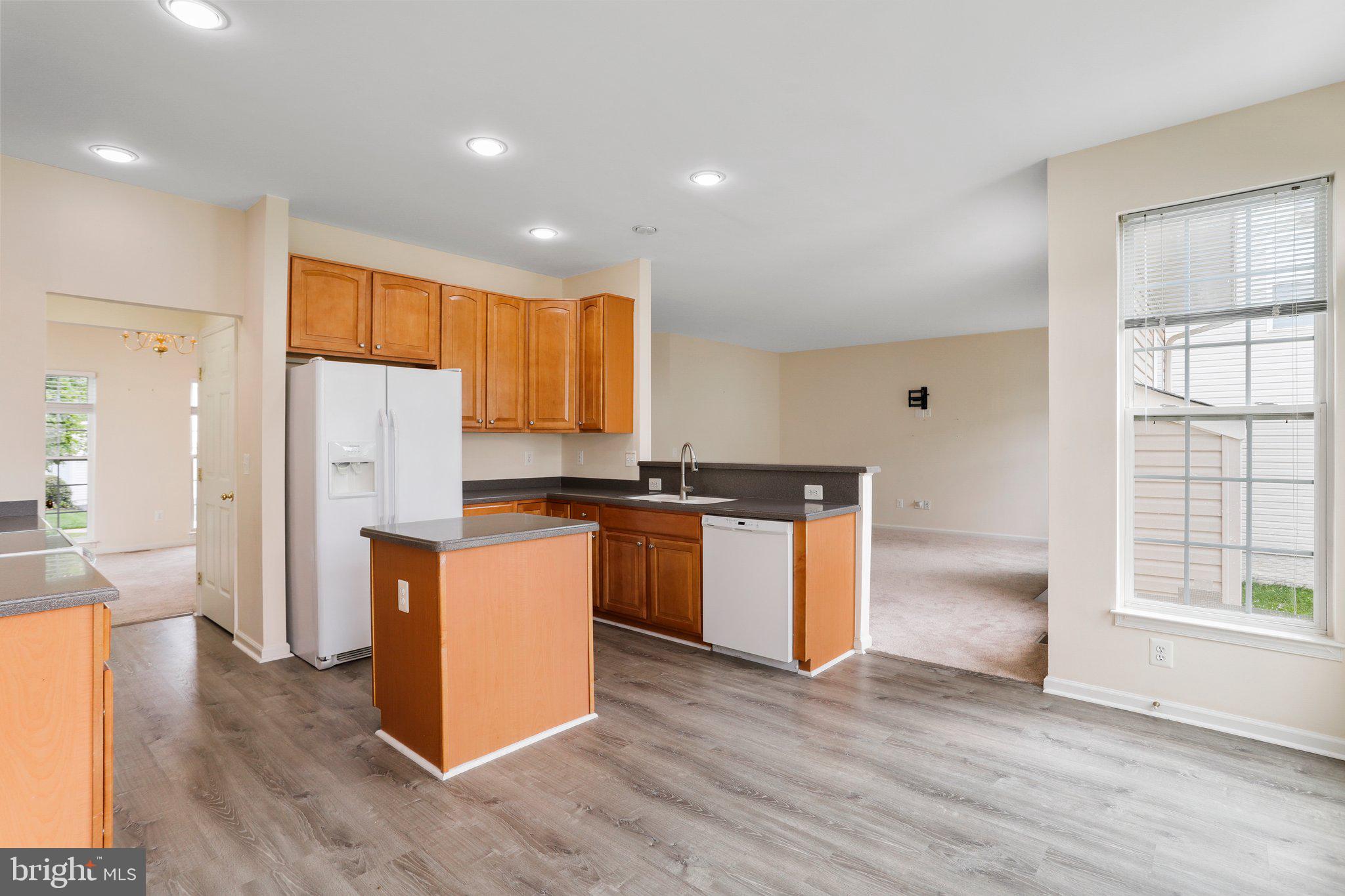 LAKELAND PLACE - Residential Lease