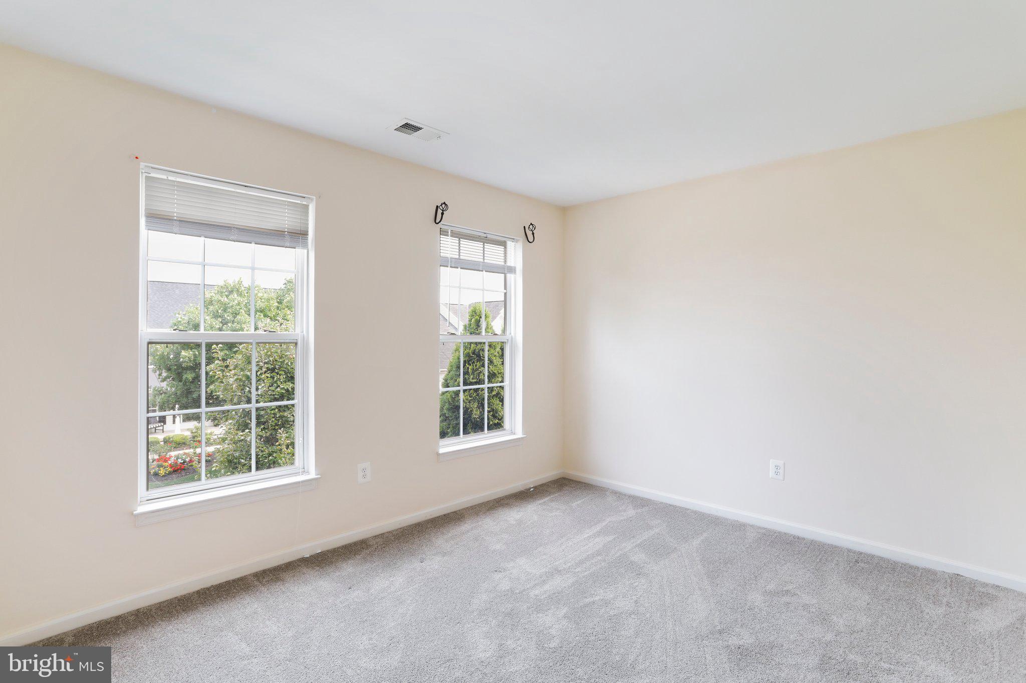 LAKELAND PLACE - Residential Lease