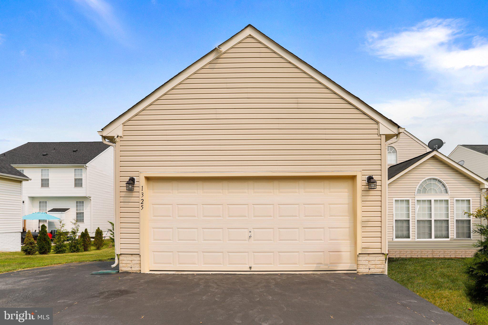 LAKELAND PLACE - Residential Lease