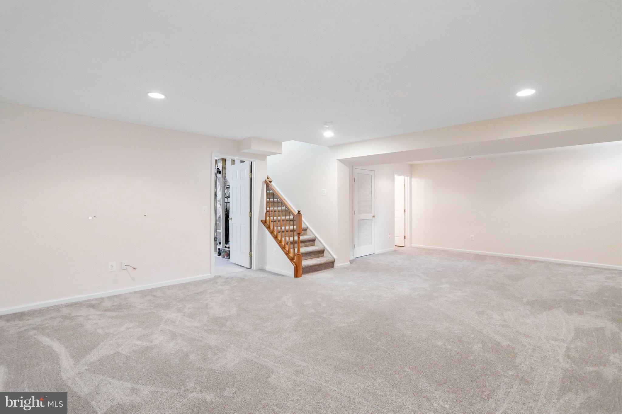 LAKELAND PLACE - Residential Lease