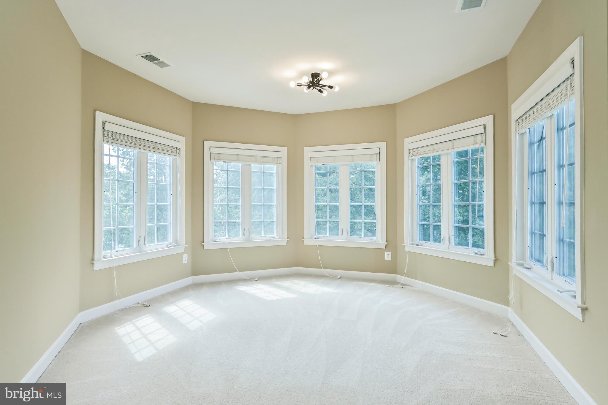 OCCOQUAN OVERLOOK - Residential