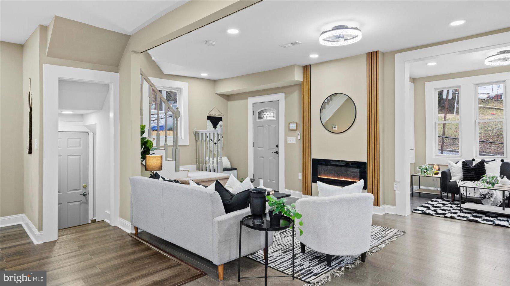 PARK CIRCLE - Residential