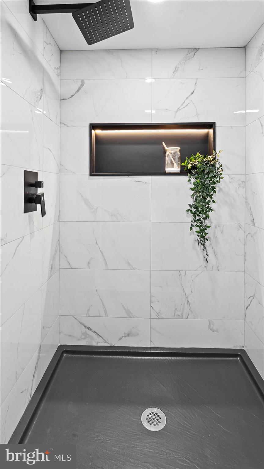 PARK CIRCLE - Residential