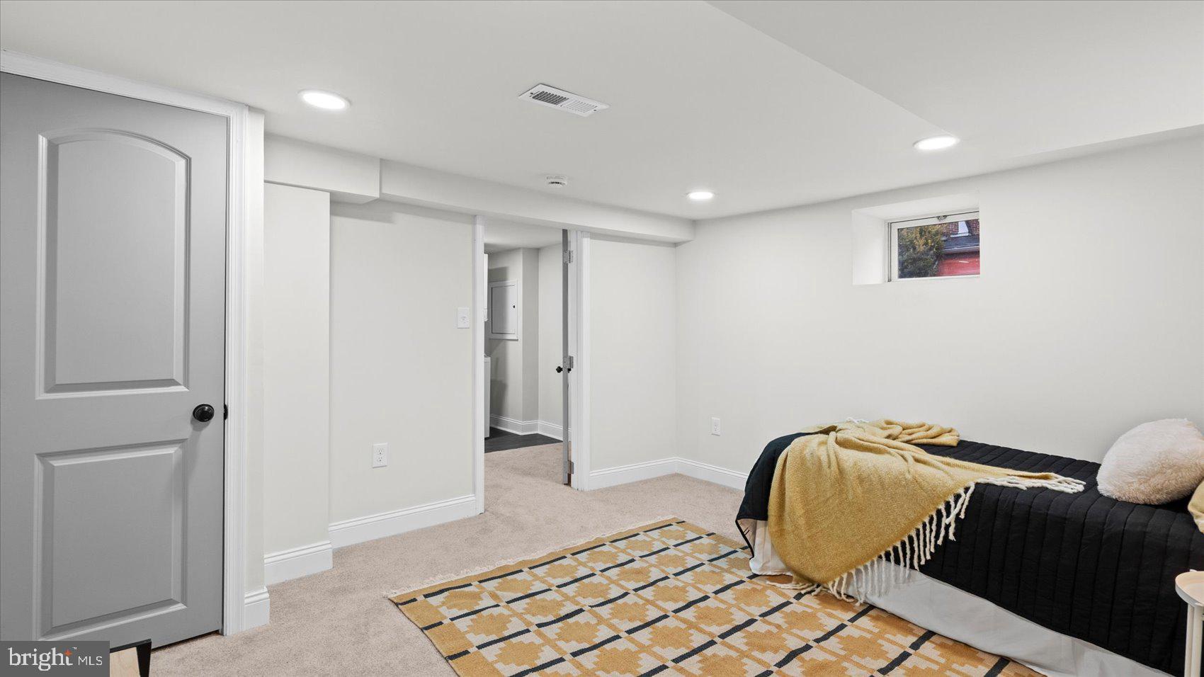 PARK CIRCLE - Residential