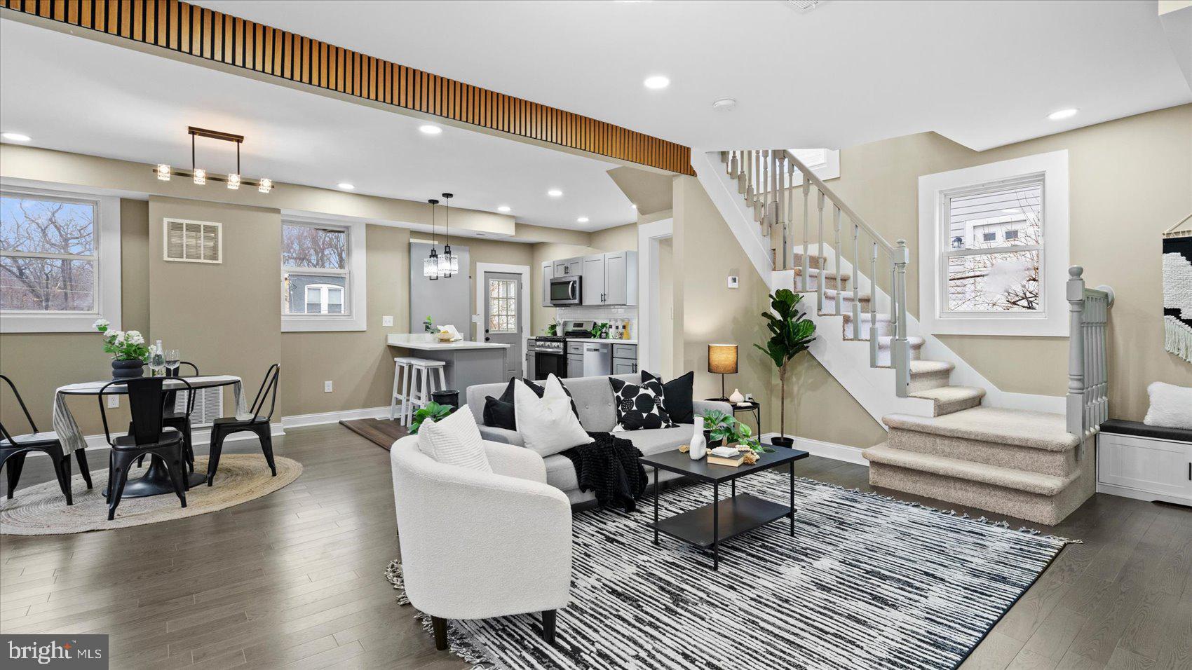 PARK CIRCLE - Residential