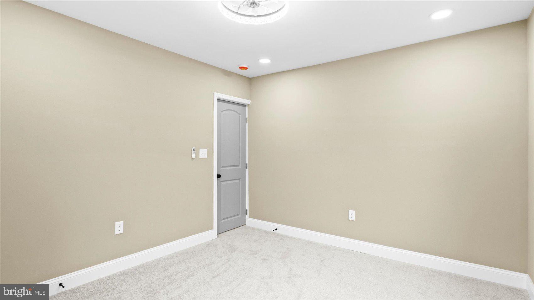 PARK CIRCLE - Residential