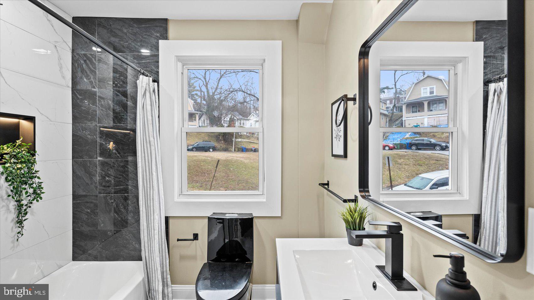 PARK CIRCLE - Residential